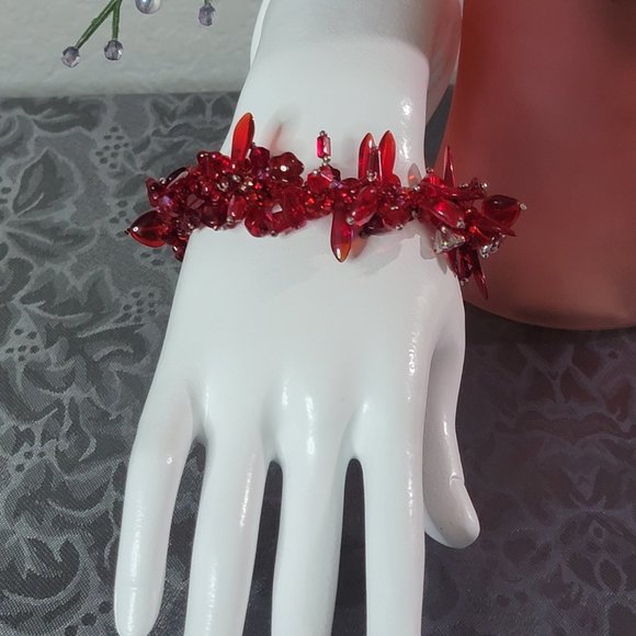 Unique Siri Chunky Red Crystal Red Corral Bracelet with 925 Silver - Picture 7 of 11